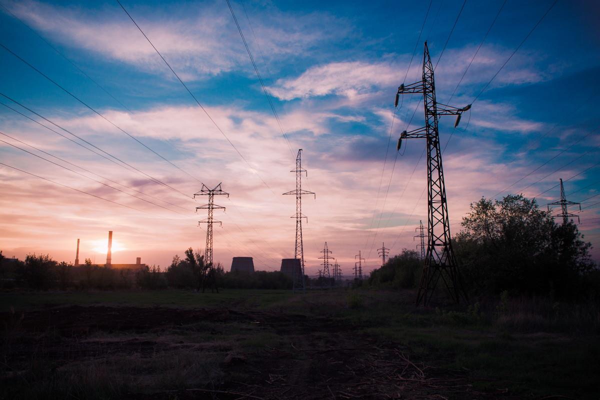 名古屋市天白区で未経験者歓迎の電気工事士の転職をお探しの方は正社員募集中の「株式会社天久電気工事」へ。